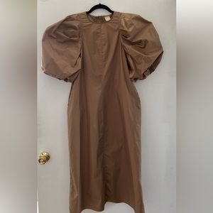 Voluminous sleeves dress 🤎